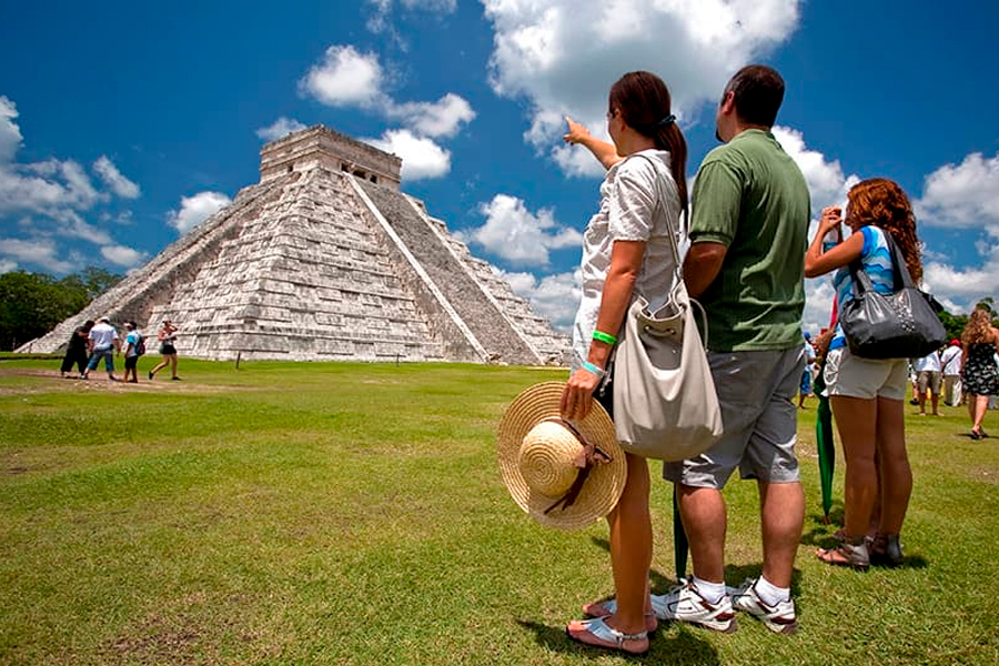 Chichen Itza Deluxe One Day Tour EMC1CD